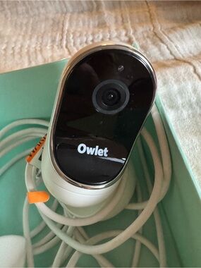 Owlet White Baby Monitoring Camera with Clear HD Lens